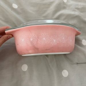 Vintage Pink Daisy Pyrex 2.5 Quart Casserole Dish